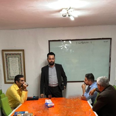 مدیریت ارتباط با دانش آموزان